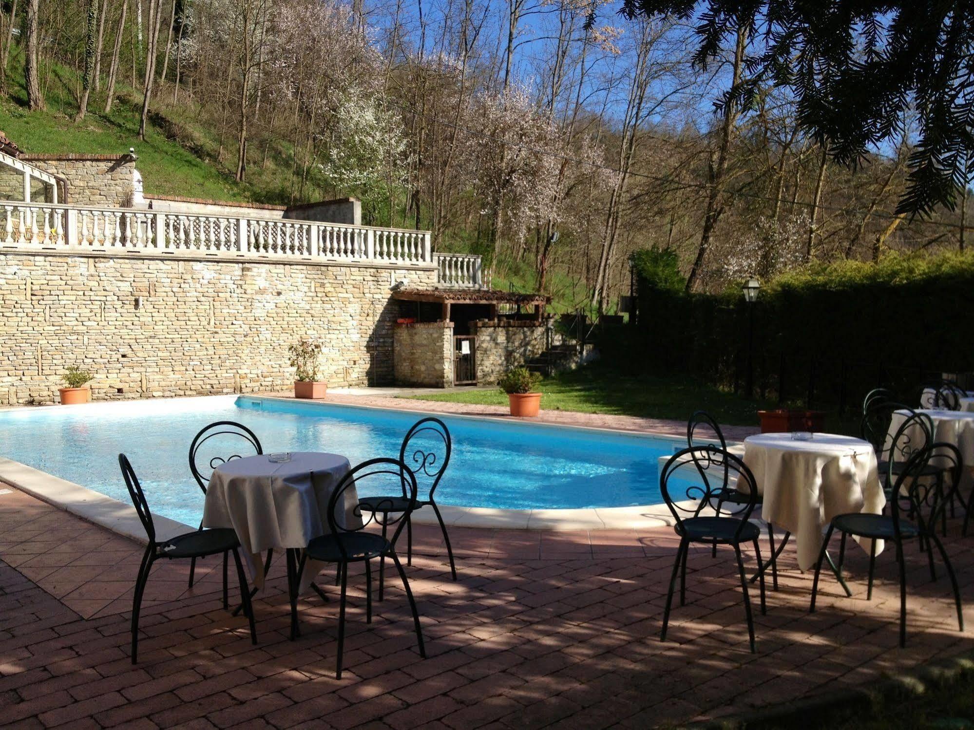 Hotel Roma Imperiale Acqui Terme Exterior foto